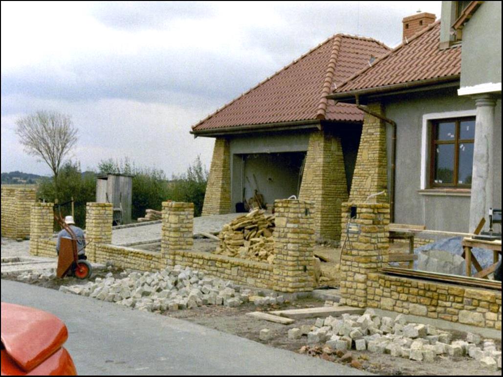 ogrodzenia z piaskowca,wapienia jurajskiego,granitu,porfiru,
kamieniarstwo,hondel,
http://kamieniarstwo.strefa.pl/
kamien murowy żłty,biały,beżowy,czerwony.